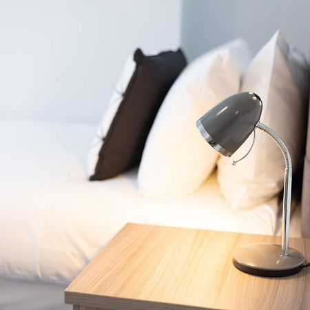 City Centre, Parking, Smart Tv'S In All Rooms Суонзи Екстериор снимка