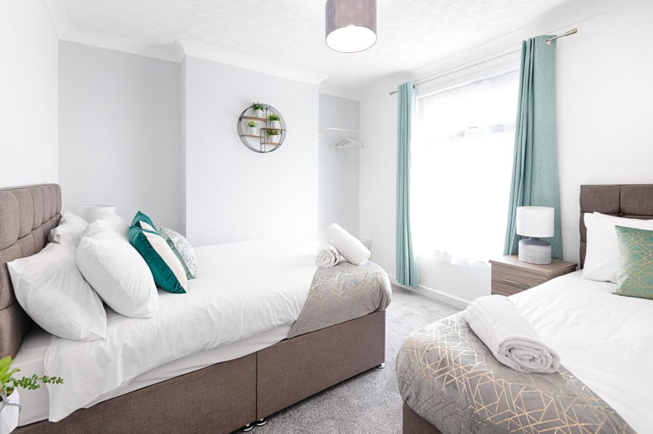 City Centre, Parking, Smart Tv'S In All Rooms Суонзи Екстериор снимка